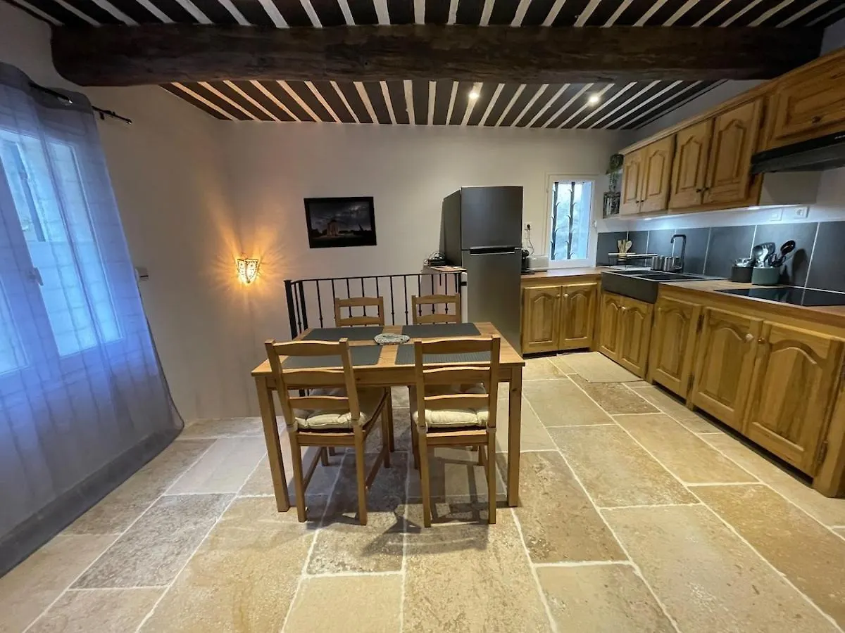 Maison De Charme Apt 0*,  France